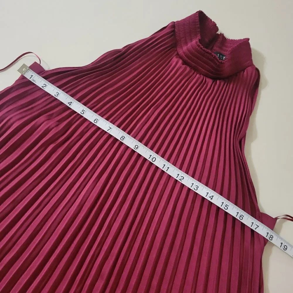 1.STATE Pleated Halter-Neck Top - Picture 5 of 13